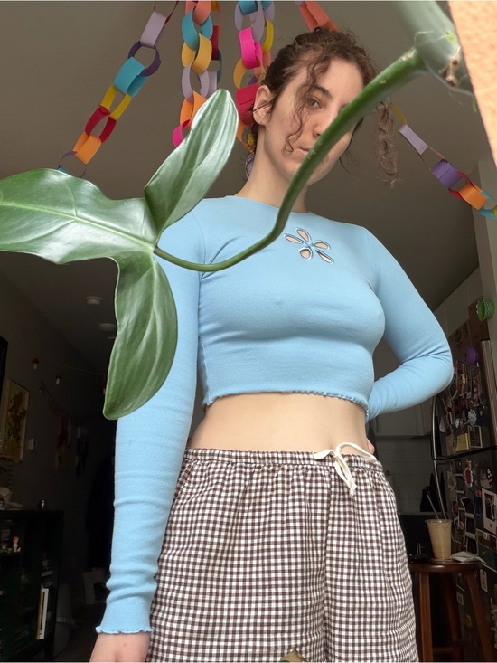 Zumiez Tops - Zumiez Light Blue Long Sleeve Cropped Top with Flower Cutout